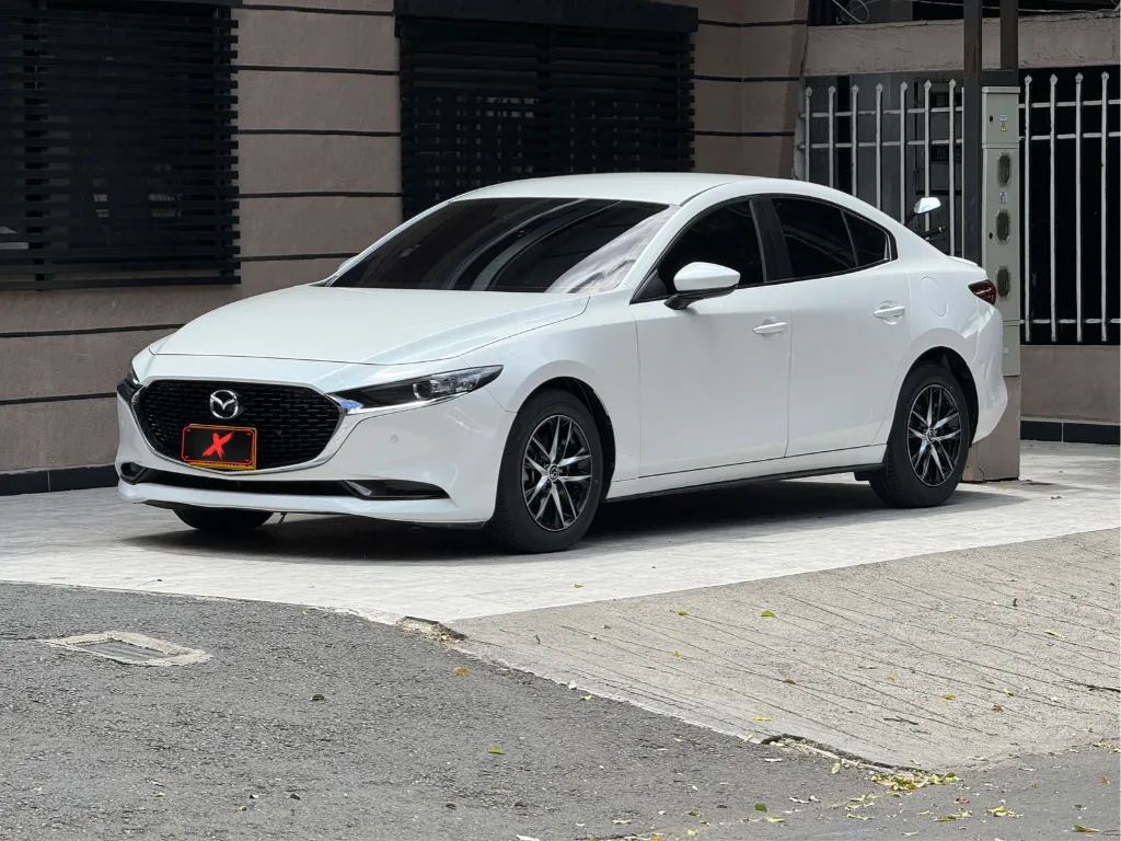 MAZDA 3 TOURING HYBRID 2023 (1).webp