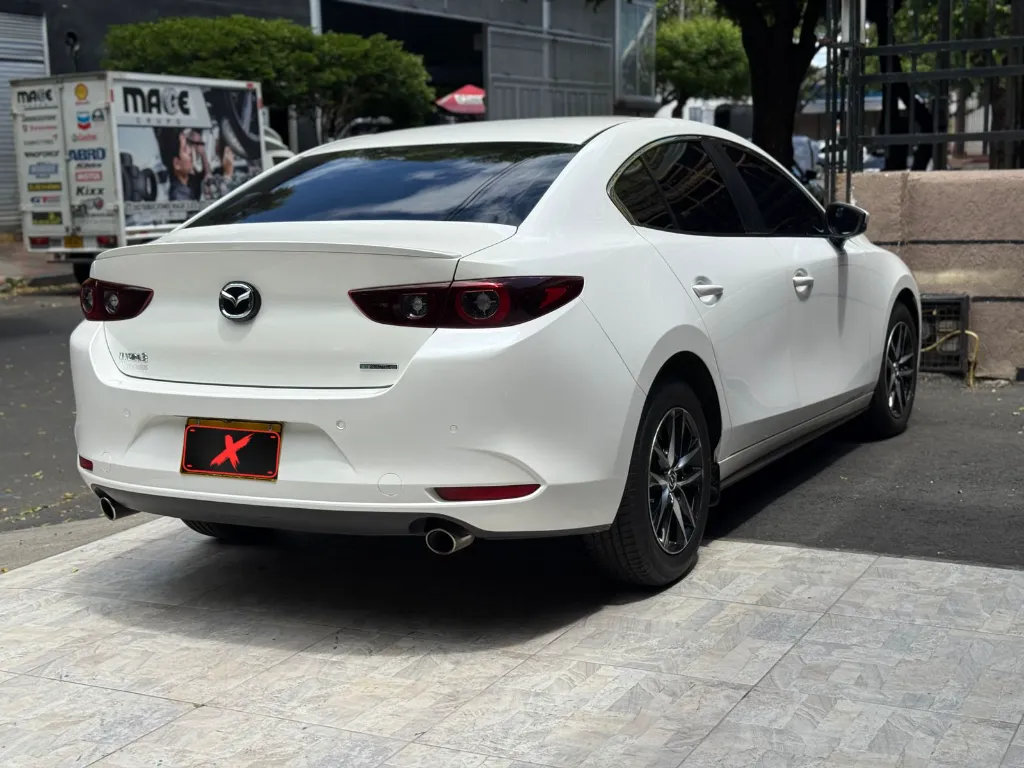 MAZDA 3 TOURING HYBRID 2023 (6).webp
