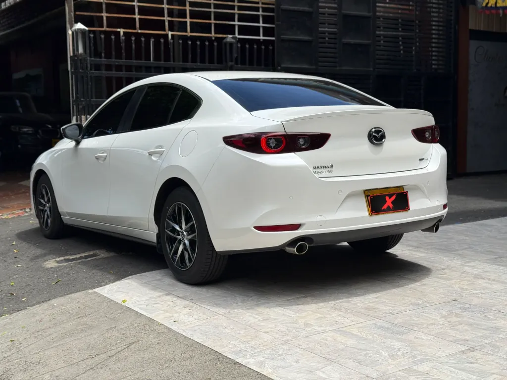 MAZDA 3 TOURING HYBRID 2023 (4).webp