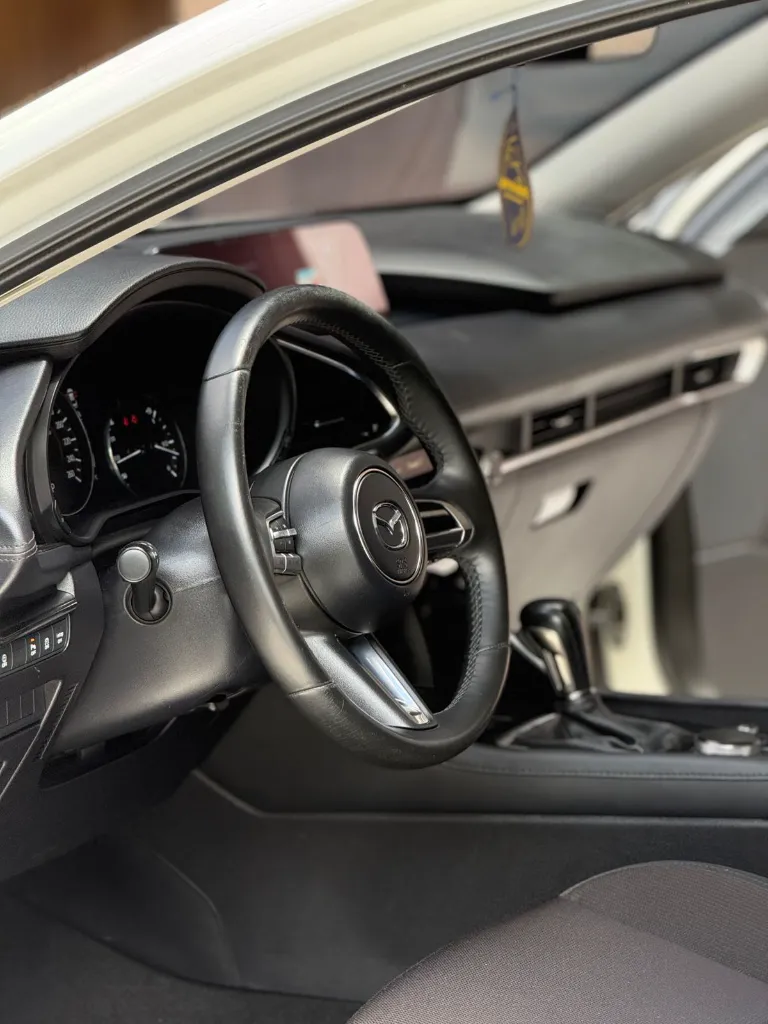 MAZDA 3 TOURING HYBRID 2023 (10).webp