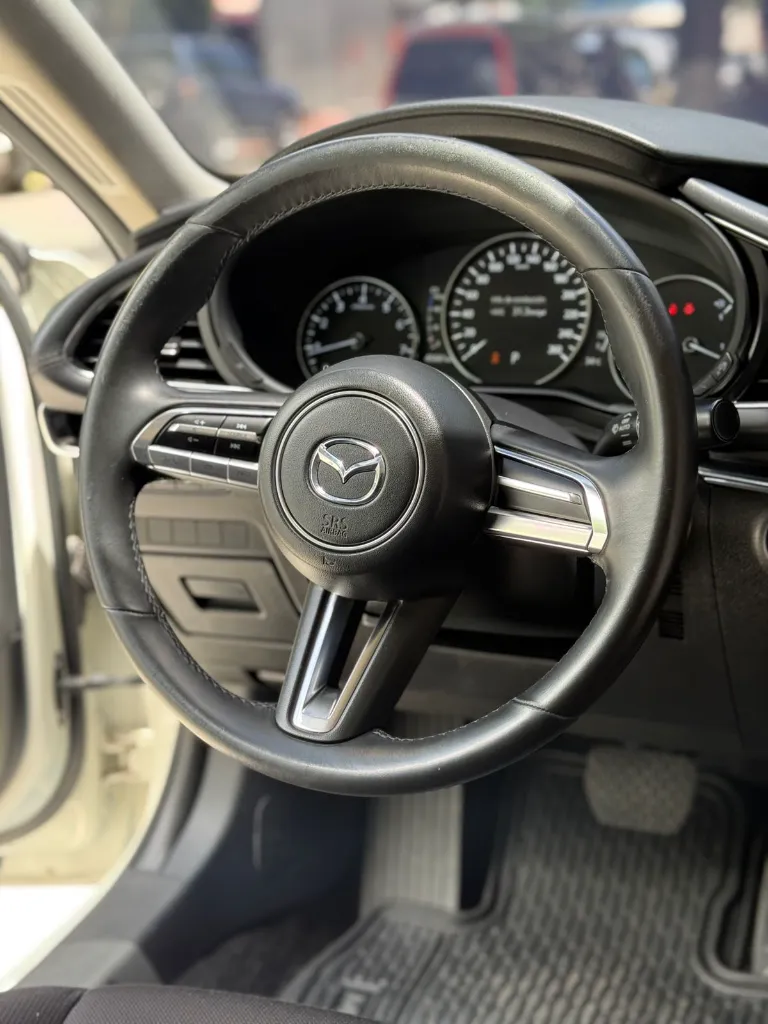 MAZDA 3 TOURING HYBRID 2023 (13).webp