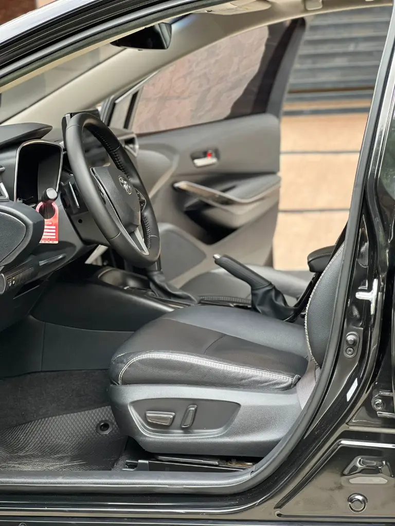 TOYOTA COROLLA SE-G 2.0 GASOLINA TP 2023 (7).webp