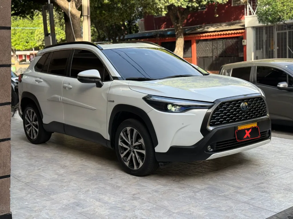 TOYOTA COROLLA CROSS SE-G HYBRID 2024 (3).webp