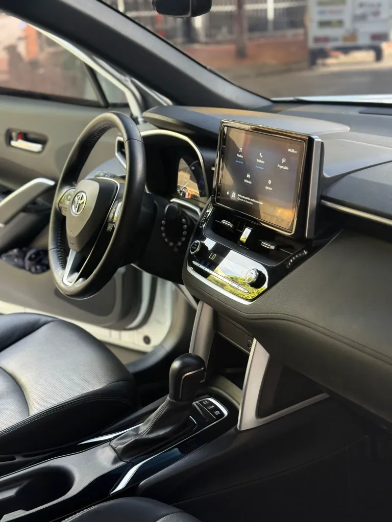 TOYOTA COROLLA CROSS SE-G HYBRID 2024 (12).webp