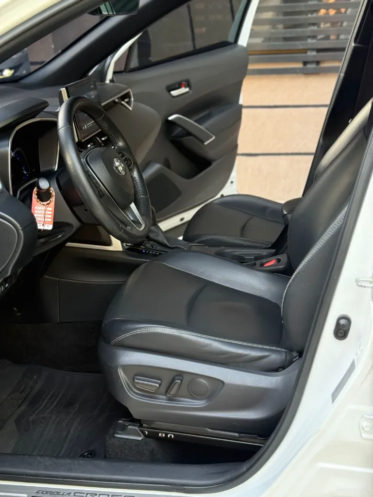 TOYOTA COROLLA CROSS SE-G HYBRID 2024 (13).webp