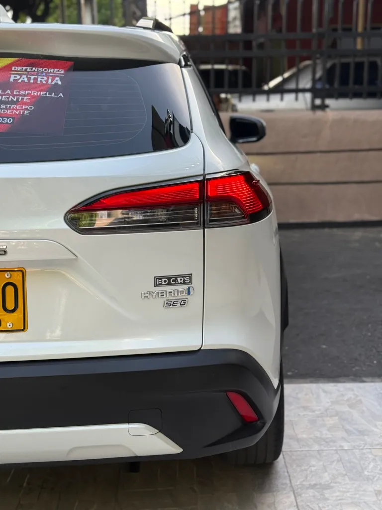 TOYOTA COROLLA CROSS SE-G HYBRID 2024 (8).webp