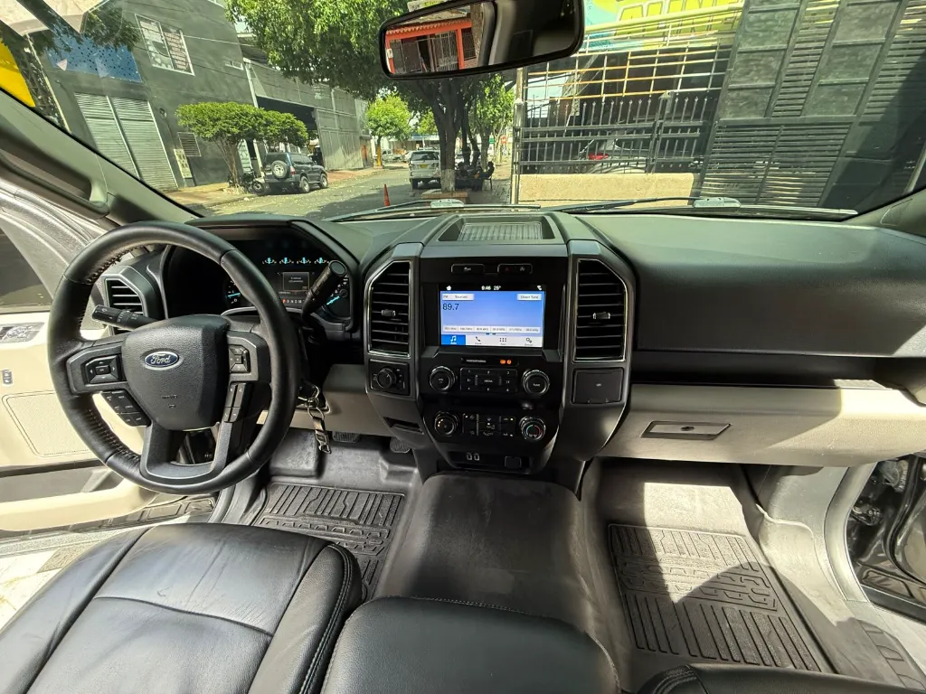 FORD F-150 XLT 3.3 4X4 C5 2019