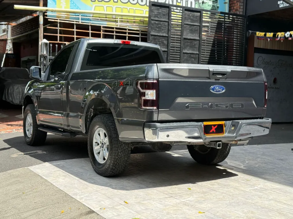 FORD F-150 XLT 3.3 4X4 C5 2019