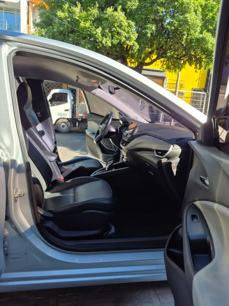 CHEVROLET ONIX PREMIER AUT (17).webp