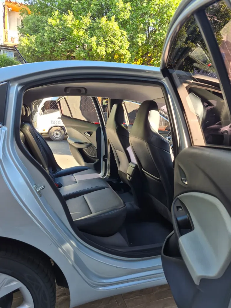 CHEVROLET ONIX PREMIER AUT (15).webp