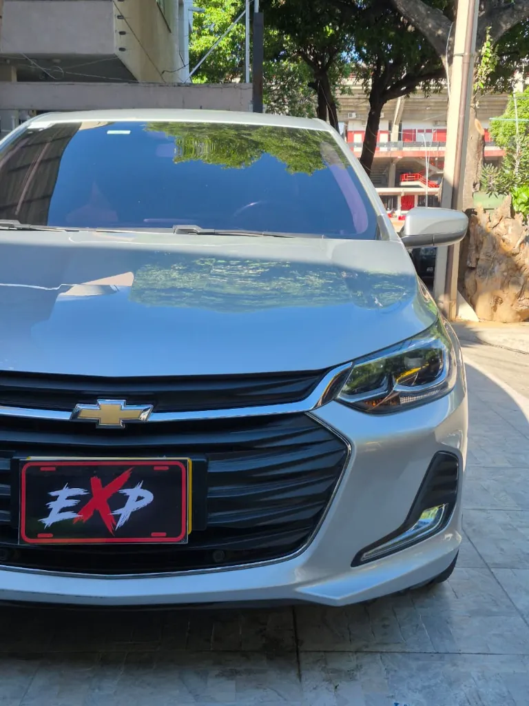 CHEVROLET ONIX PREMIER AUT (8).webp
