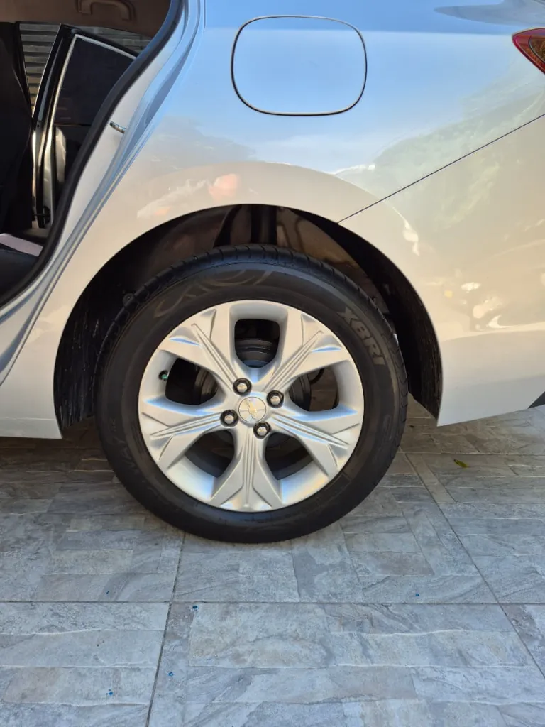 CHEVROLET ONIX PREMIER AUT (14).webp