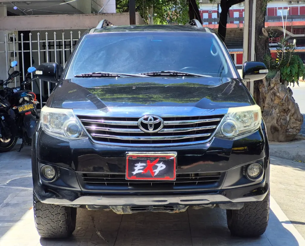 TOYOTA FORTUNER SR5 4X2 2015