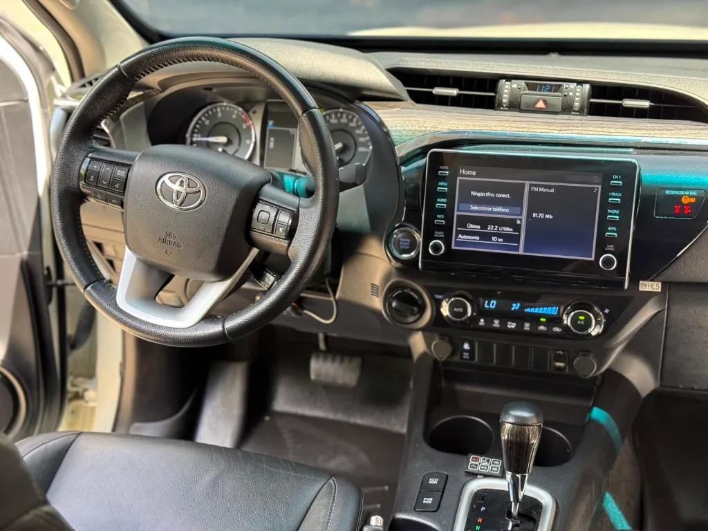 TOYOTA HILUX SRX 4X4 BLDJ 2+ 2021