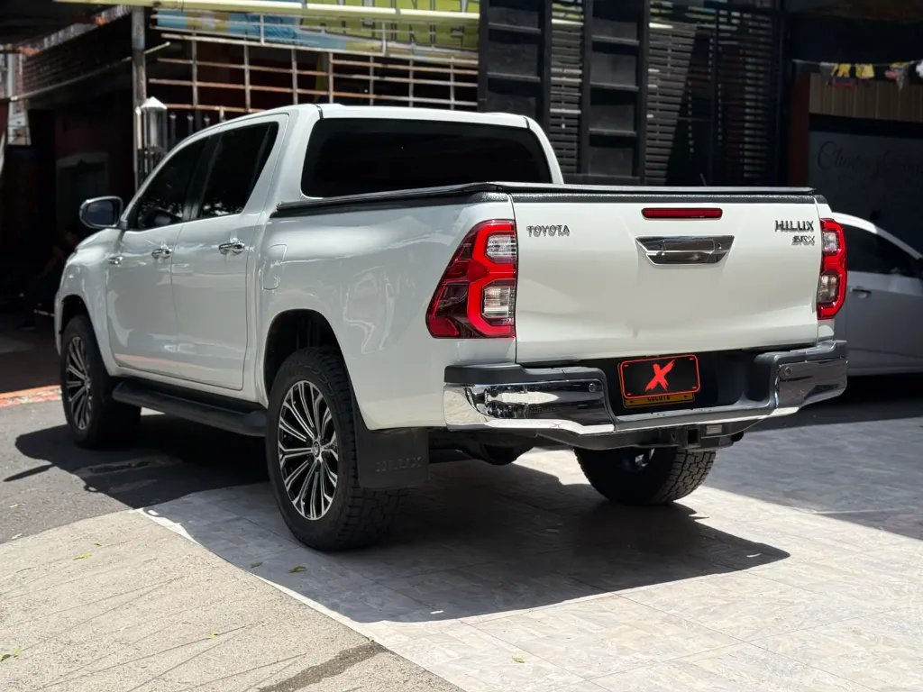 TOYOTA HILUX SRX 4X4 BLDJ 2+ 2021