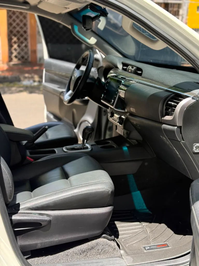 TOYOTA HILUX SRX 4X4 BLDJ 2+ 2021