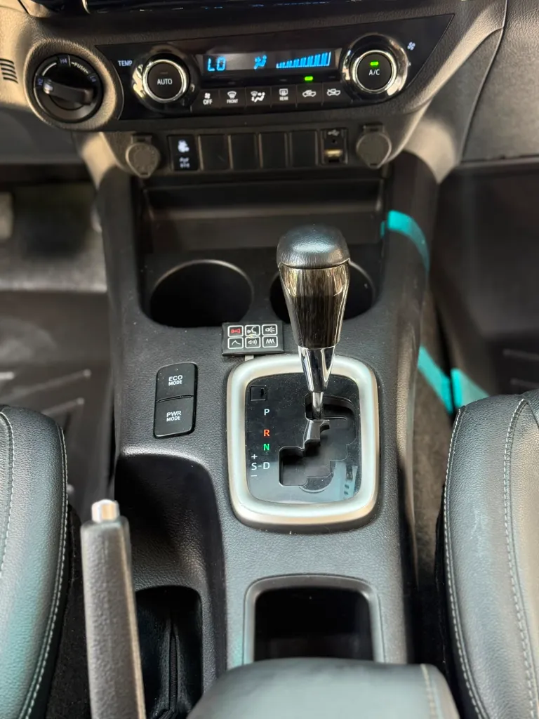TOYOTA HILUX SRX 4X4 BLDJ 2+ 2021