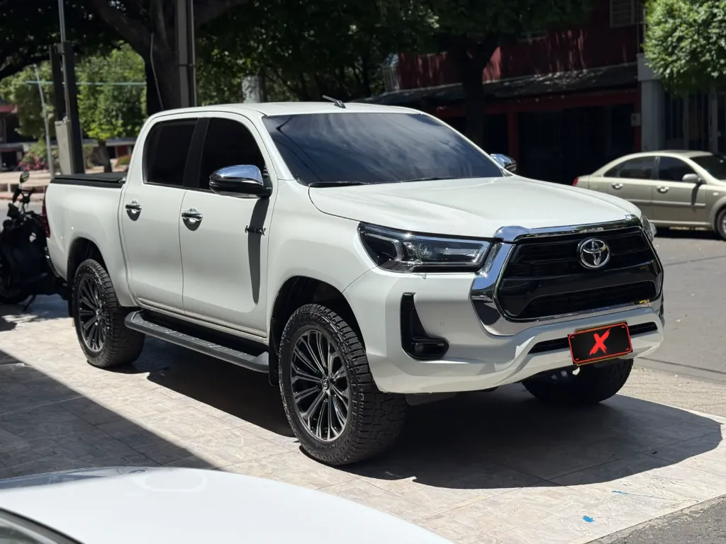 TOYOTA HILUX SRX 4X4 BLDJ 2+ 2021