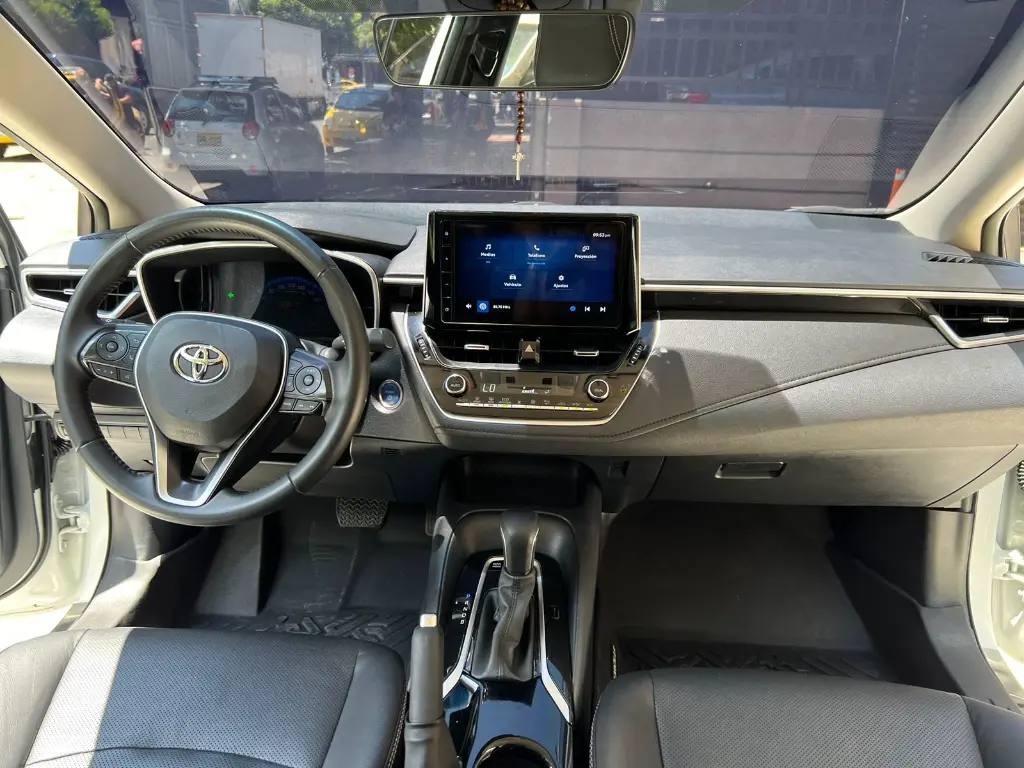TOYOTA COROLLA SE-G HYBRID 2023 publicar en $115.900 (14).webp