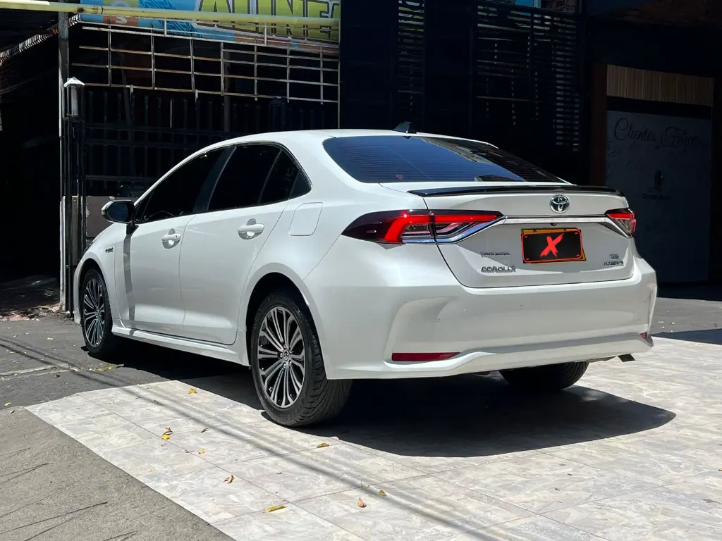 TOYOTA COROLLA SE-G HYBRID 2023 publicar en $115.900 (4).webp