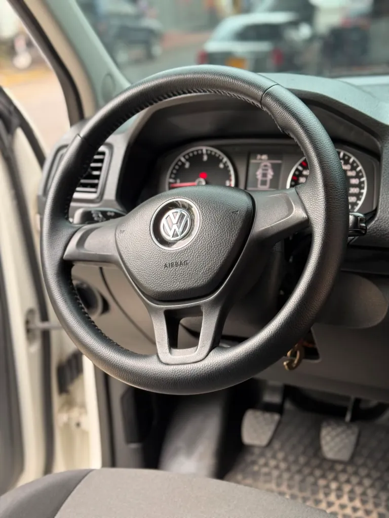 VOLKSWAGEN AMAROK TRENDLINE 4X4 2.0 DIÉSEL MT 2022 (17).webp