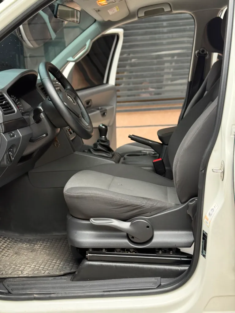 VOLKSWAGEN AMAROK TRENDLINE 4X4 2.0 DIÉSEL MT 2022 (9).webp