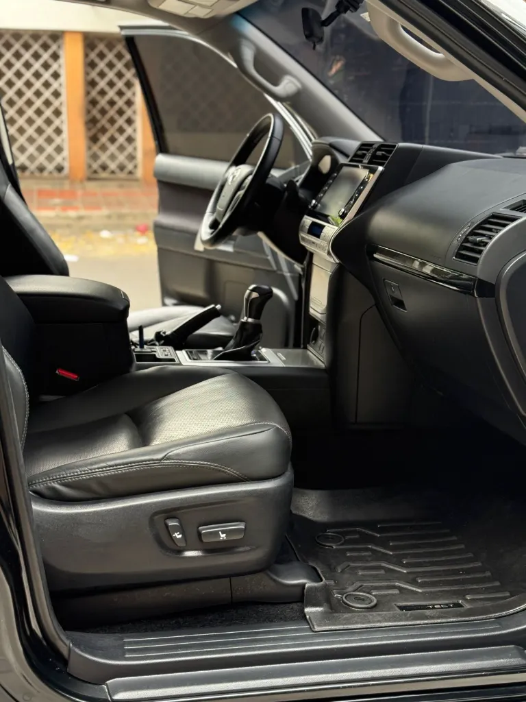 TOYOTA PRADO TX-L 4.0 GASOLINA 2022 (11).webp