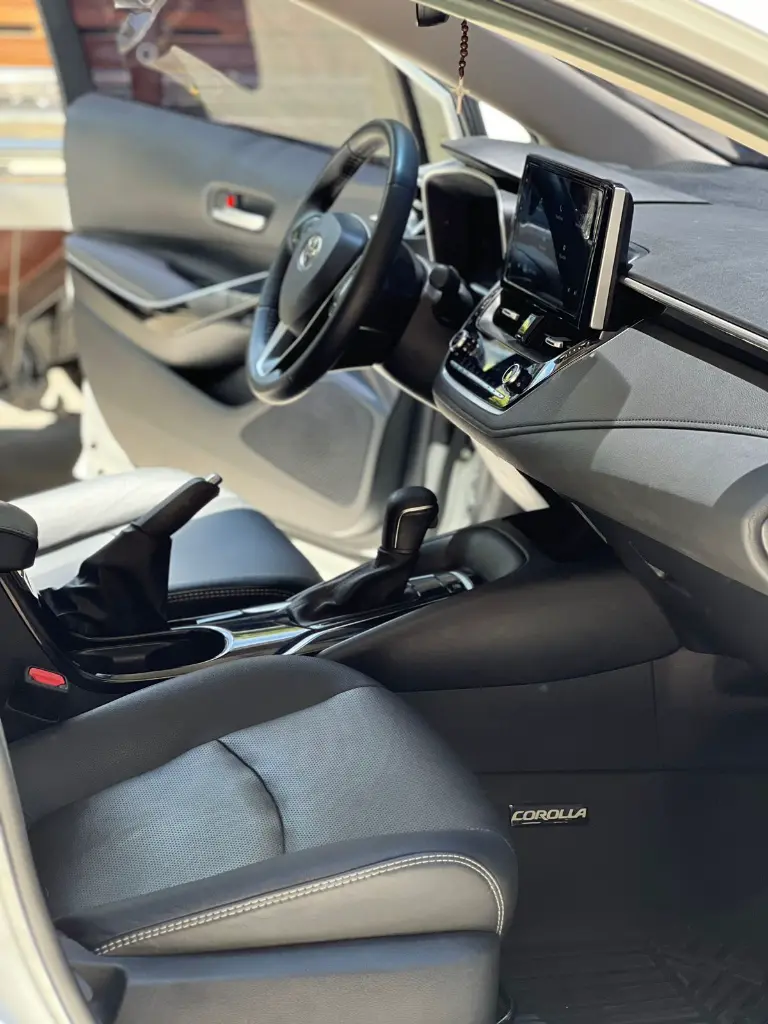 TOYOTA COROLLA SE-G HYBRID 2023 publicar en $115.900 (9).webp