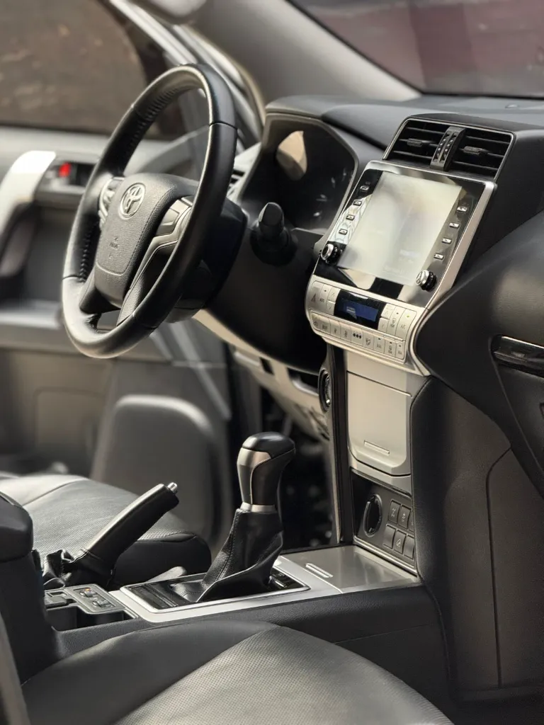 TOYOTA PRADO TX-L 4.0 GASOLINA 2022 (12).webp