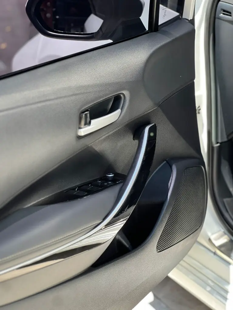 TOYOTA COROLLA SE-G HYBRID 2023 publicar en $115.900 (11).webp