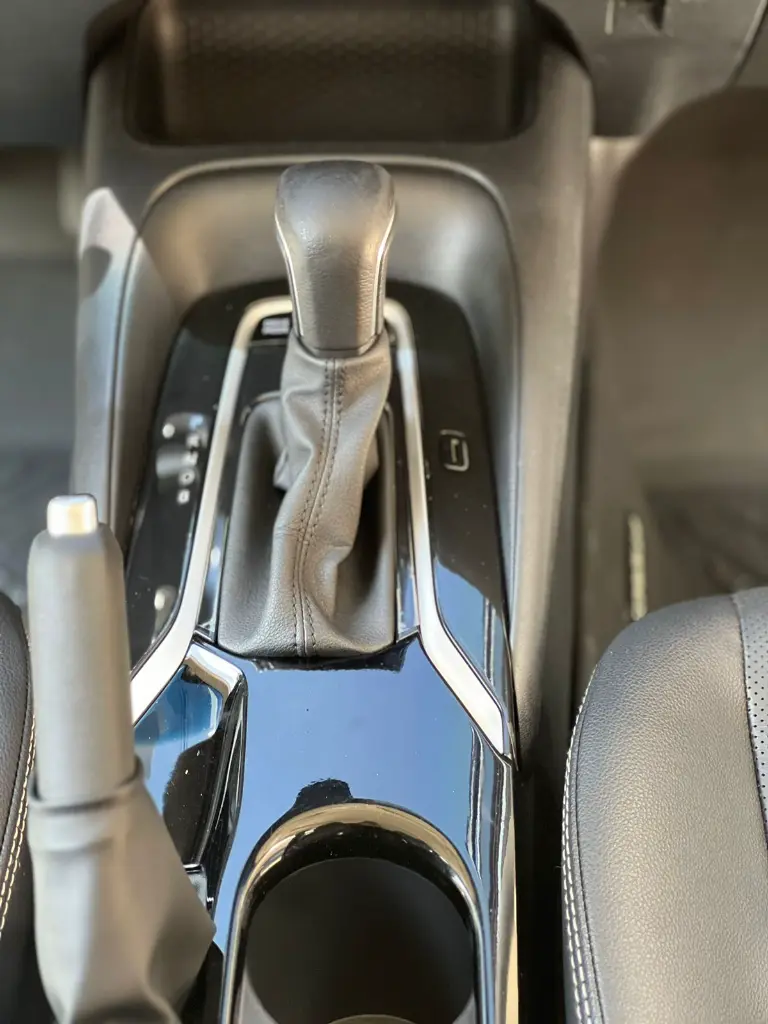 TOYOTA COROLLA SE-G HYBRID 2023 publicar en $115.900 (13).webp