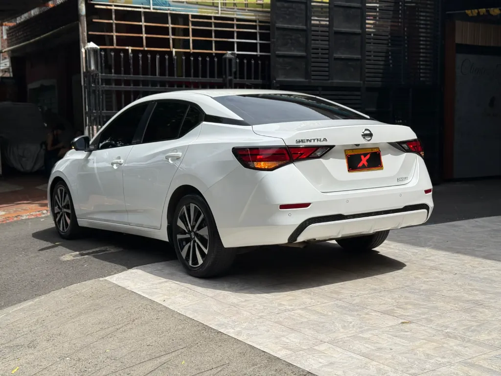 NISSAN SENTRA EXCLUSIVE 2023  (5).webp