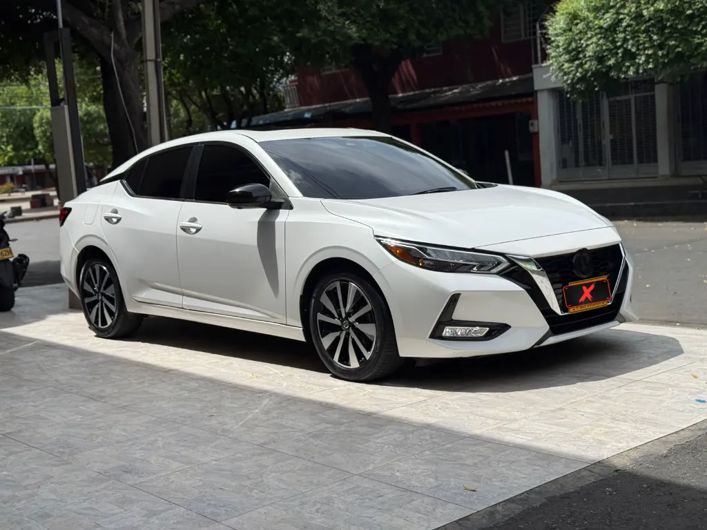 NISSAN SENTRA EXCLUSIVE 2023  (4).webp