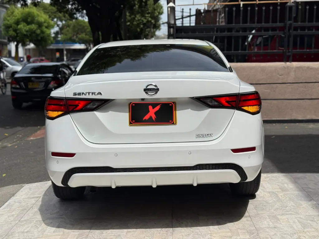 NISSAN SENTRA EXCLUSIVE 2023  (6).webp