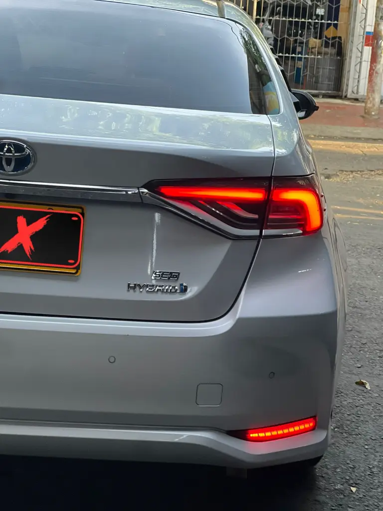TOYOTA COROLLA SE-G HYBRID 2023 (8).webp