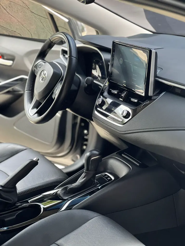 TOYOTA COROLLA SE-G HYBRID 2023  (19).webp