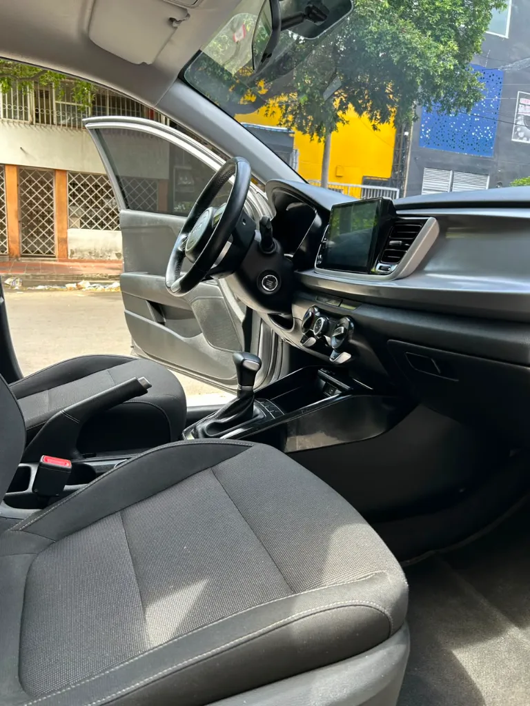KIA RIO VIBRANT 2024