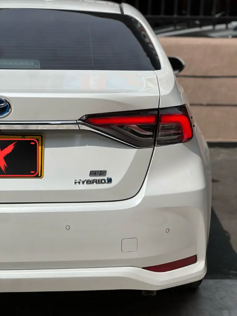 TOYOTA COROLLA SE-G HYBRID 2023 (23).webp