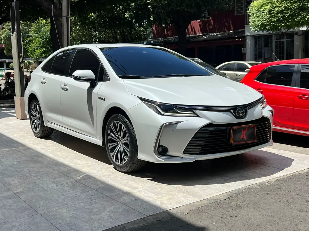 TOYOTA COROLLA SE-G HYBRID 2023 (3).webp