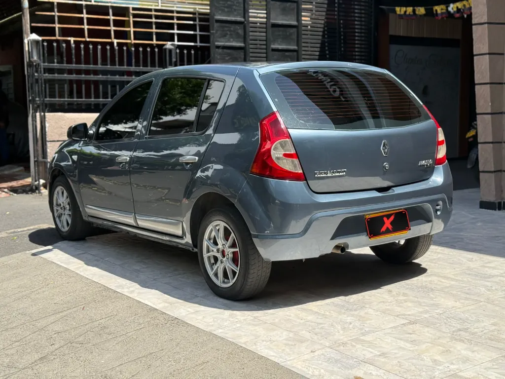 RENAULT SANDERO AUTHENTIQUE MT 2012 (5).webp