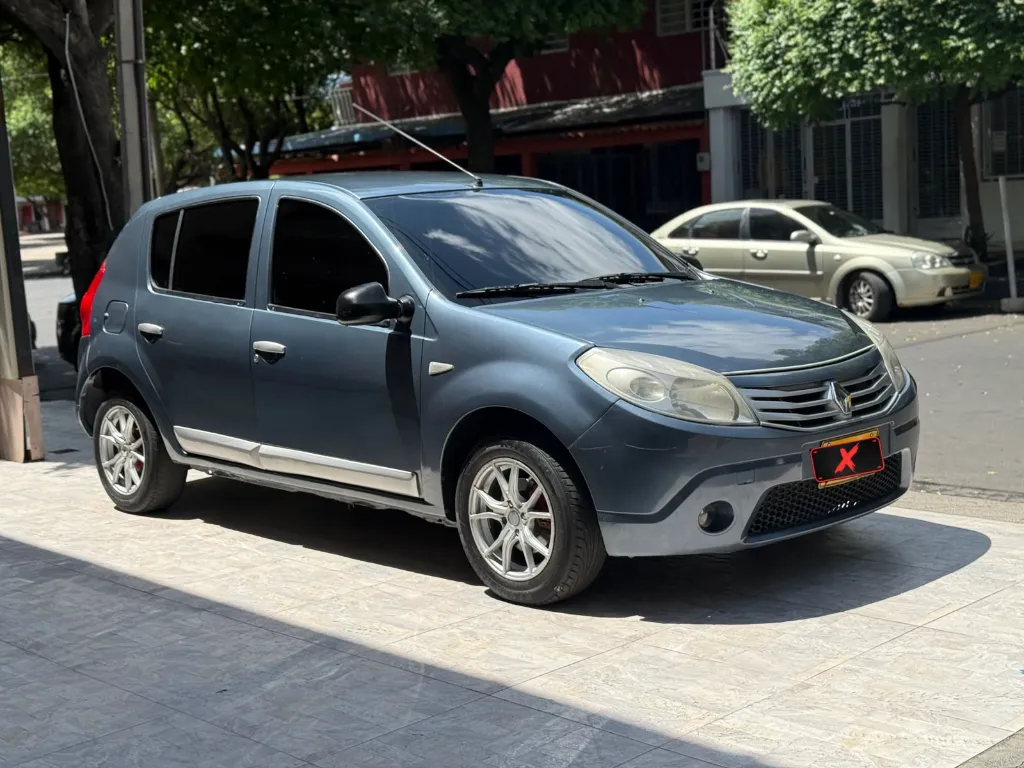 RENAULT SANDERO AUTHENTIQUE MT 2012 (4).webp
