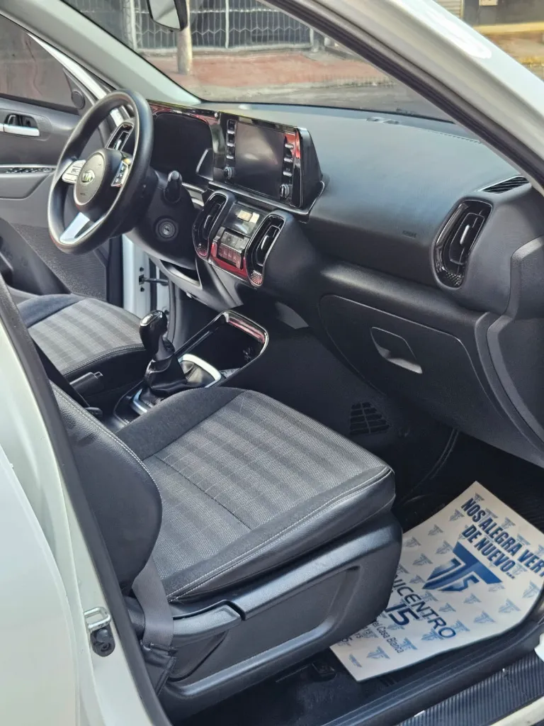 KIA SONET VIBRANT MEC 2022 (12).webp