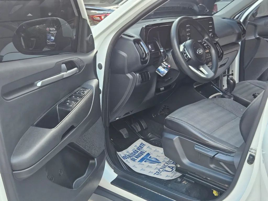 KIA SONET VIBRANT MEC 2022 (14).webp