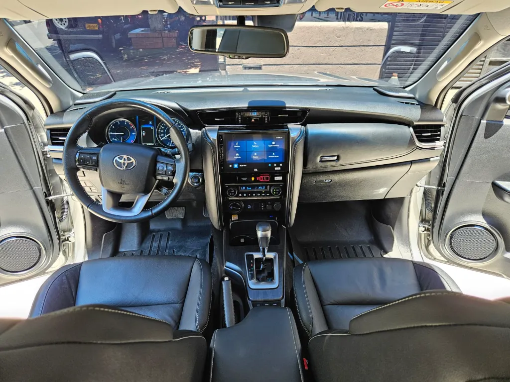 TOYOTA FORTUNER SRV 2023
