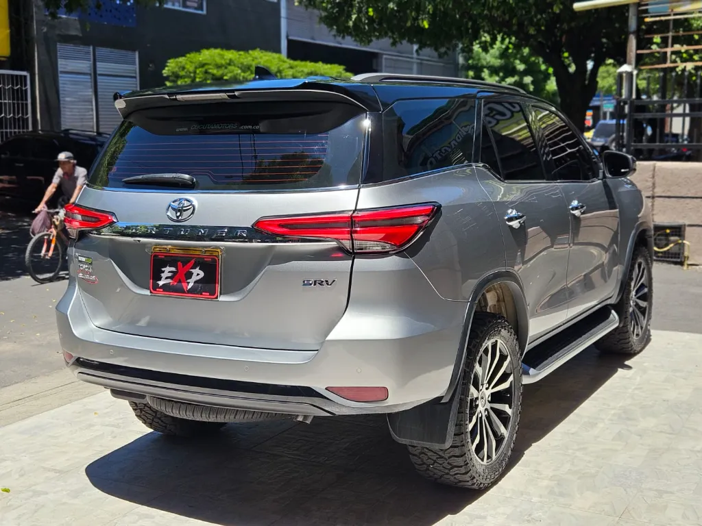 TOYOTA FORTUNER SRV 2023