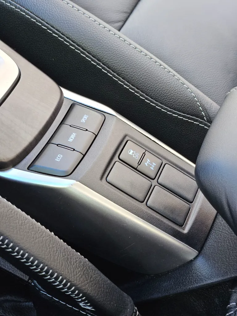 TOYOTA FORTUNER SRV 2023