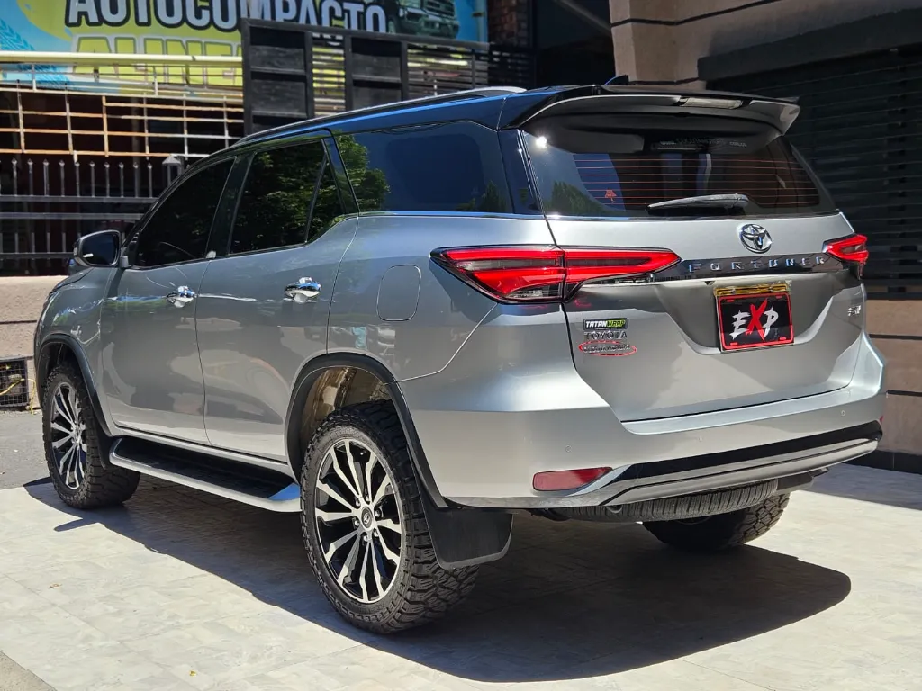 TOYOTA FORTUNER SRV 2023
