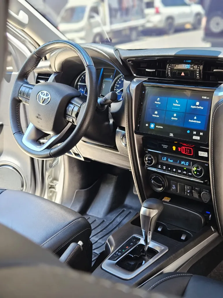 TOYOTA FORTUNER SRV 2023