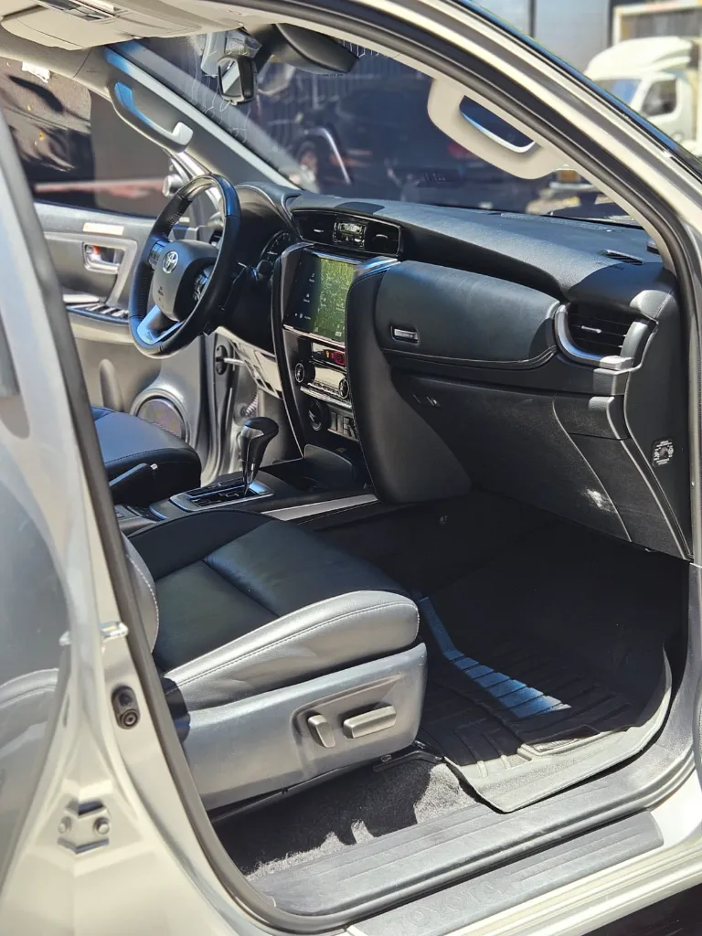 TOYOTA FORTUNER SRV 2023