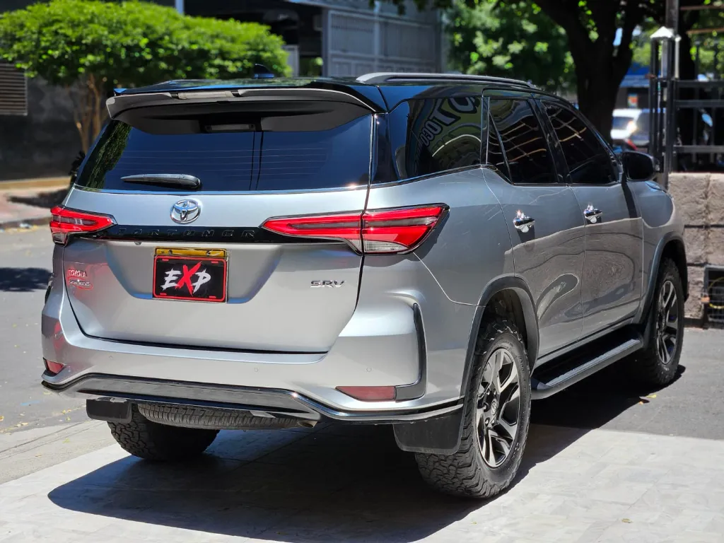 TOYOTA FORTUNER SRV 2024